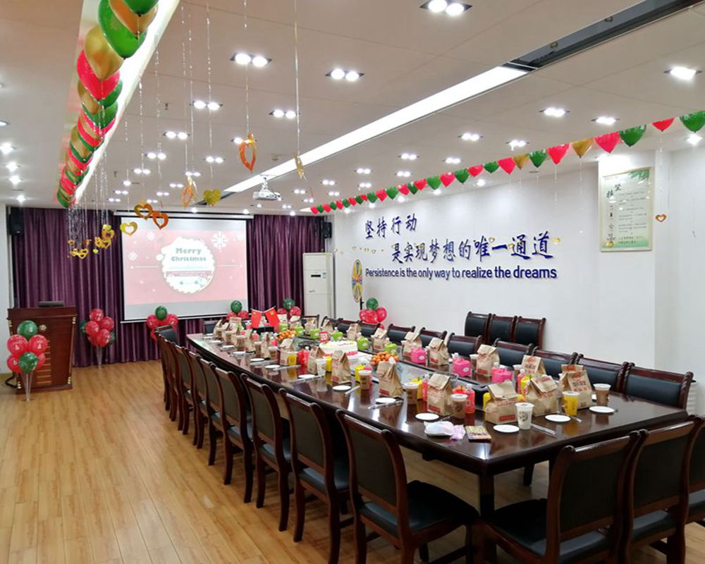 A happy Christmas party at China ov laser